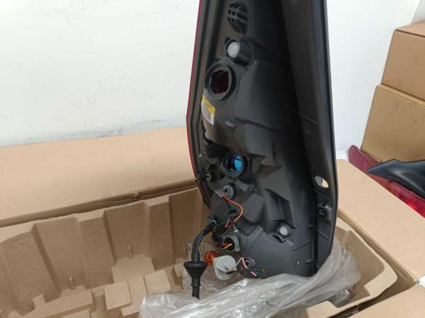 FEU ARRIERE DROIT HYUNDAI - Vue 2